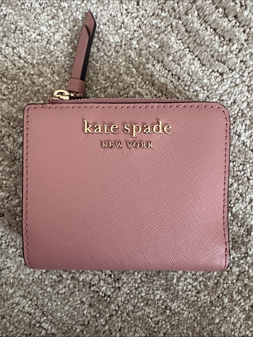 kate spade Dusty Peon Compact Zip Wallet with Gold Logo EUC